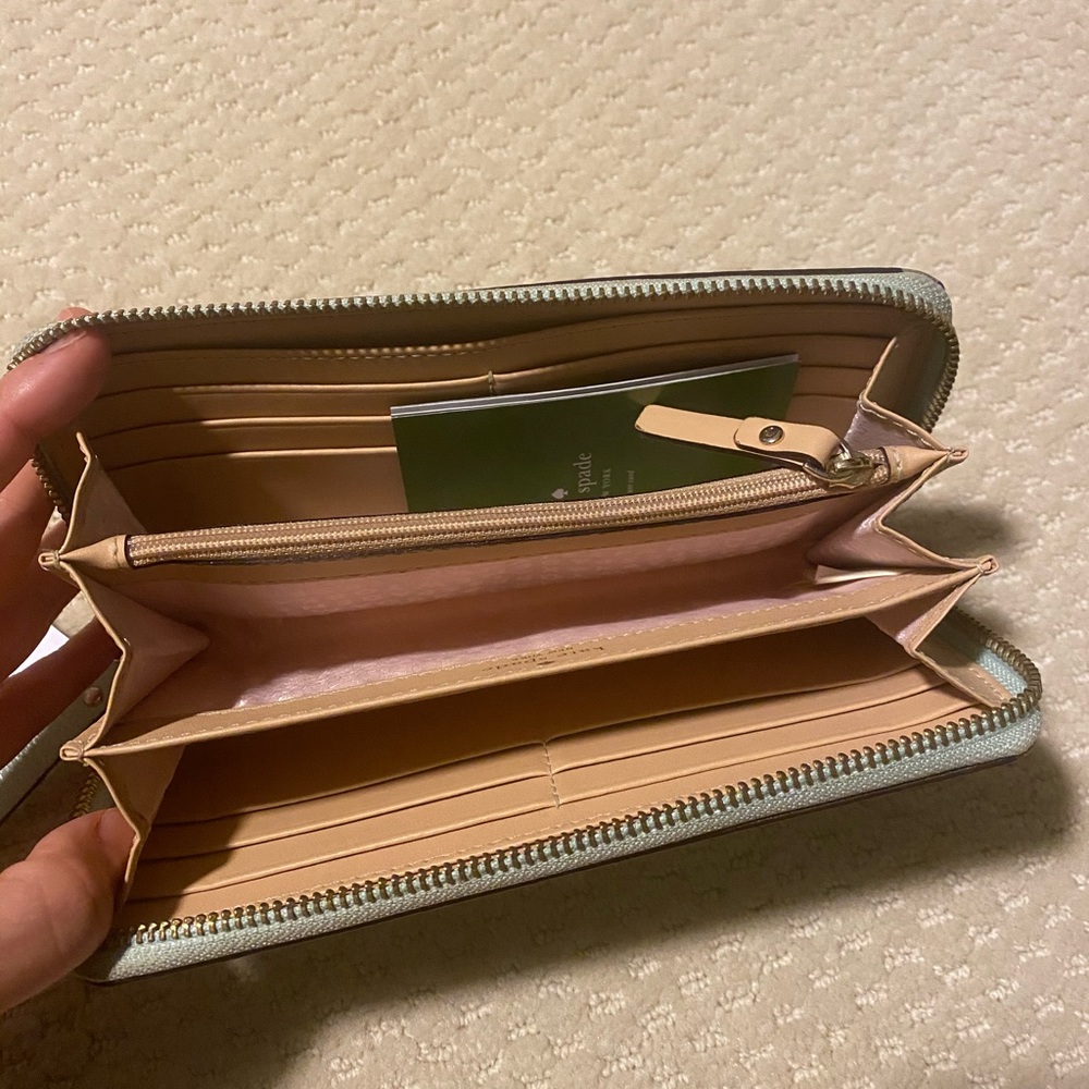 Kate Spade Wallet - Picture 3 of 4